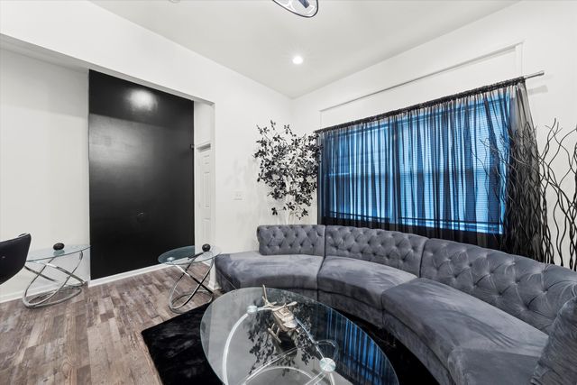 525 W 78th Street, Chicago, IL 60620