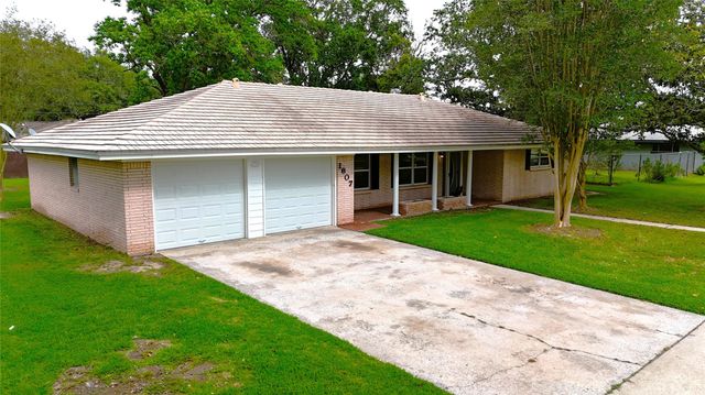 1607 Mcfarland Street, Baytown, TX 77520