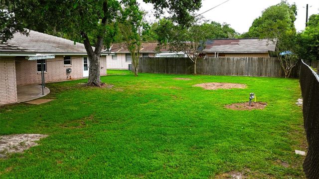 1607 Mcfarland Street, Baytown, TX 77520