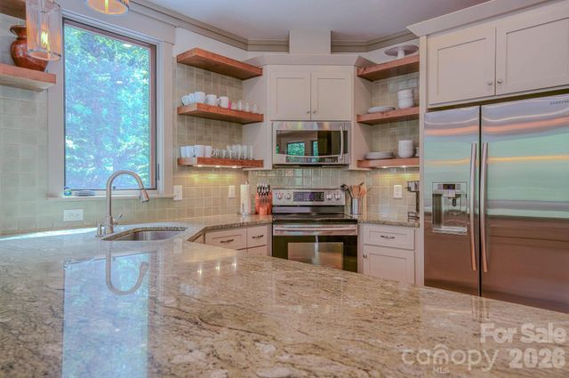 1904 Old Wildlife Club Road 10, Nebo, NC 28761