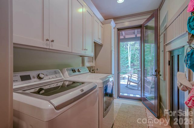 1904 Old Wildlife Club Road 10, Nebo, NC 28761