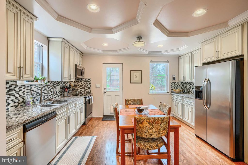 Image 10 of property listing at 6007 WINTHROPE AVE, Baltimore, MD 21206