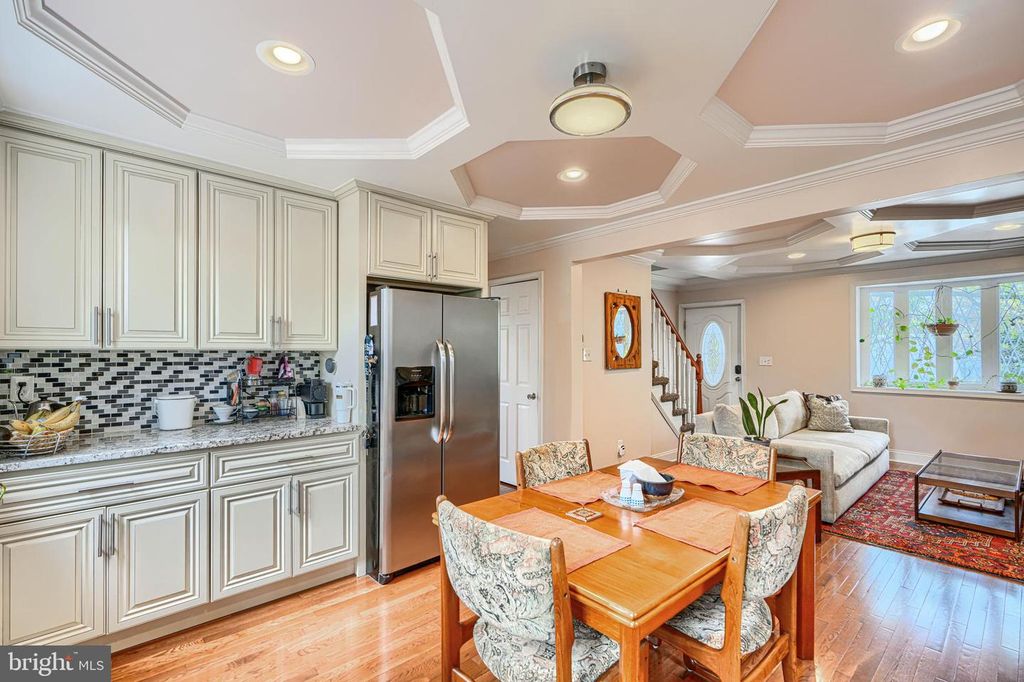 Image 11 of property listing at 6007 WINTHROPE AVE, Baltimore, MD 21206