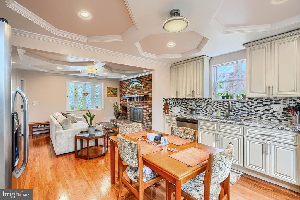 Image 13 of property listing at 6007 WINTHROPE AVE, Baltimore, MD 21206