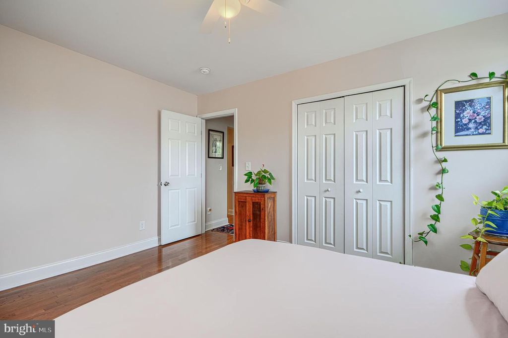 Image 18 of property listing at 6007 WINTHROPE AVE, Baltimore, MD 21206