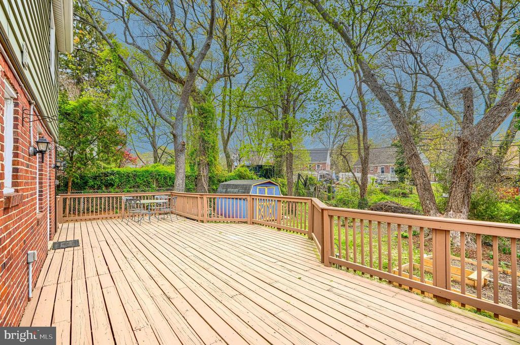 Image 41 of property listing at 6007 WINTHROPE AVE, Baltimore, MD 21206