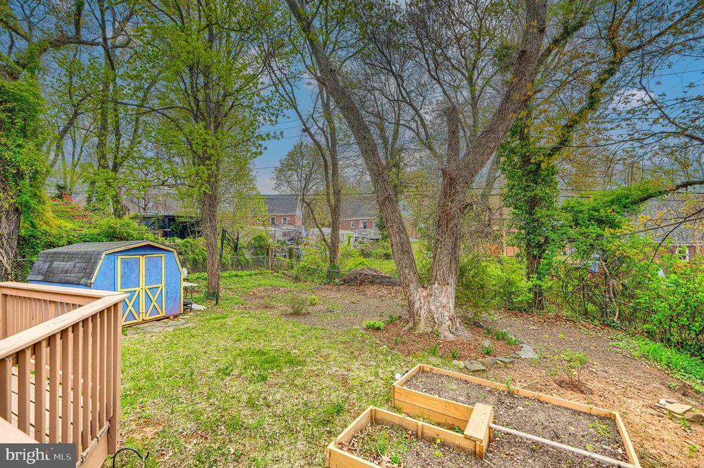 Image 42 of property listing at 6007 WINTHROPE AVE, Baltimore, MD 21206