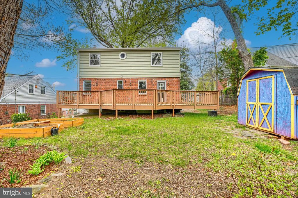 Image 44 of property listing at 6007 WINTHROPE AVE, Baltimore, MD 21206