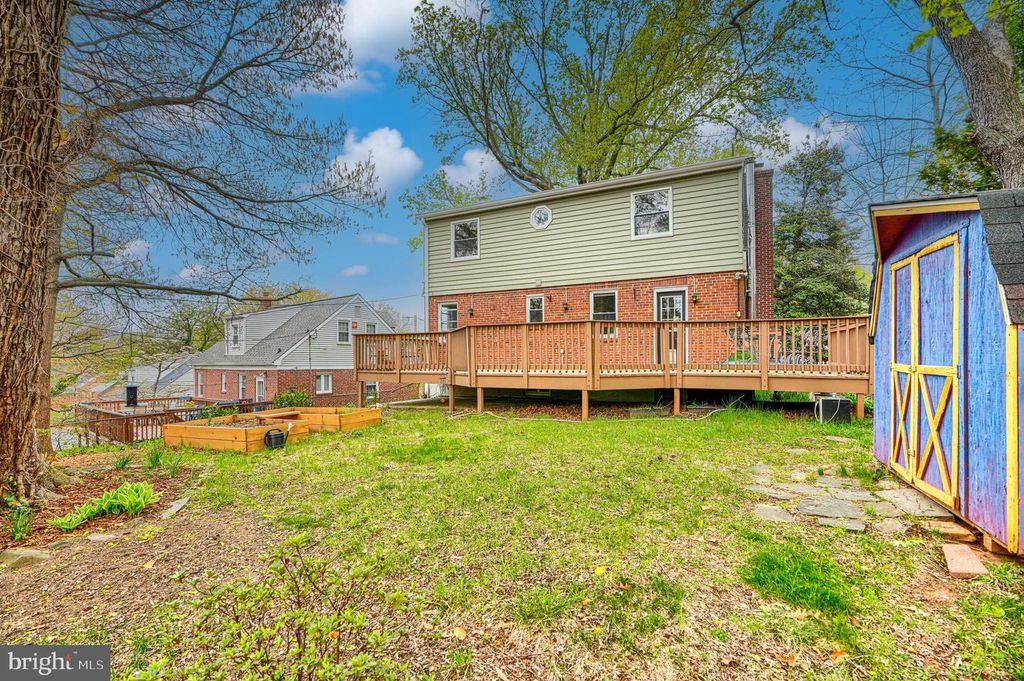 Image 45 of property listing at 6007 WINTHROPE AVE, Baltimore, MD 21206