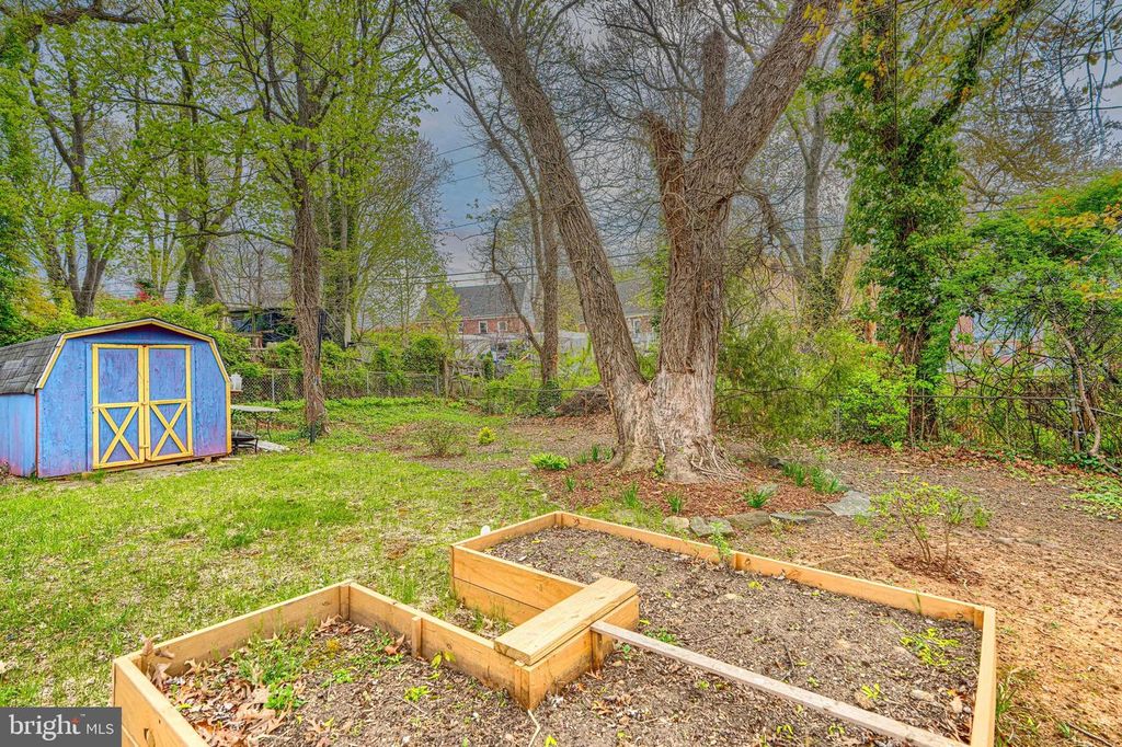 Image 46 of property listing at 6007 WINTHROPE AVE, Baltimore, MD 21206