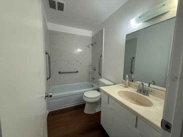 1731 Ellis Street 26, Concord, CA 94520