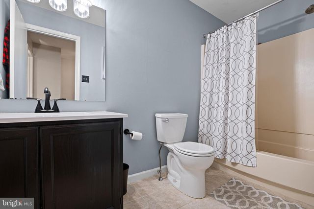 88 LOUIS JAMES CT, Aston, PA 19014