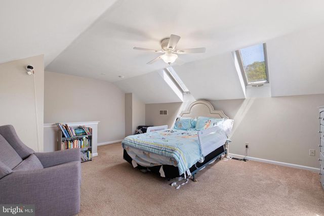 88 LOUIS JAMES CT, Aston, PA 19014