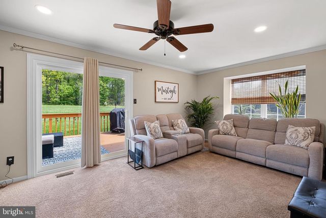 88 LOUIS JAMES CT, Aston, PA 19014