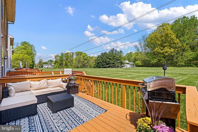 88 LOUIS JAMES CT, Aston, PA 19014