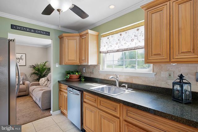 88 LOUIS JAMES CT, Aston, PA 19014