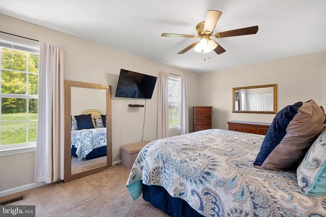 88 LOUIS JAMES CT, Aston, PA 19014