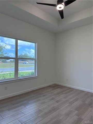 10925 N Sugar Bear Drive, Edinburg, TX 78541