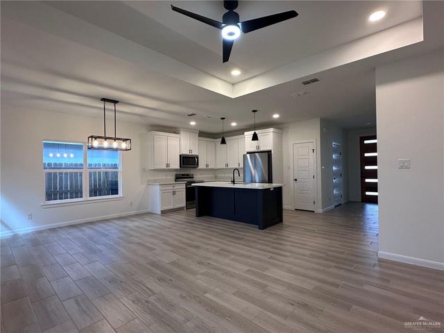 10925 N Sugar Bear Drive, Edinburg, TX 78541