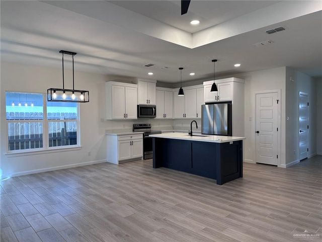 10925 N Sugar Bear Drive, Edinburg, TX 78541