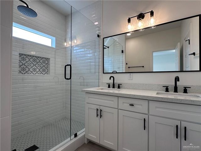 10925 N Sugar Bear Drive, Edinburg, TX 78541