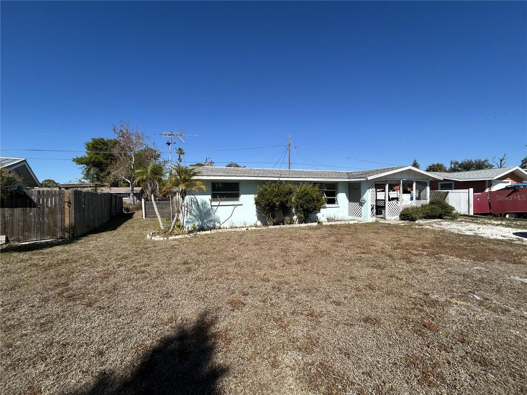 Image 2 of property listing at 8290 OSPREY ROAD, Englewood, FL 34224