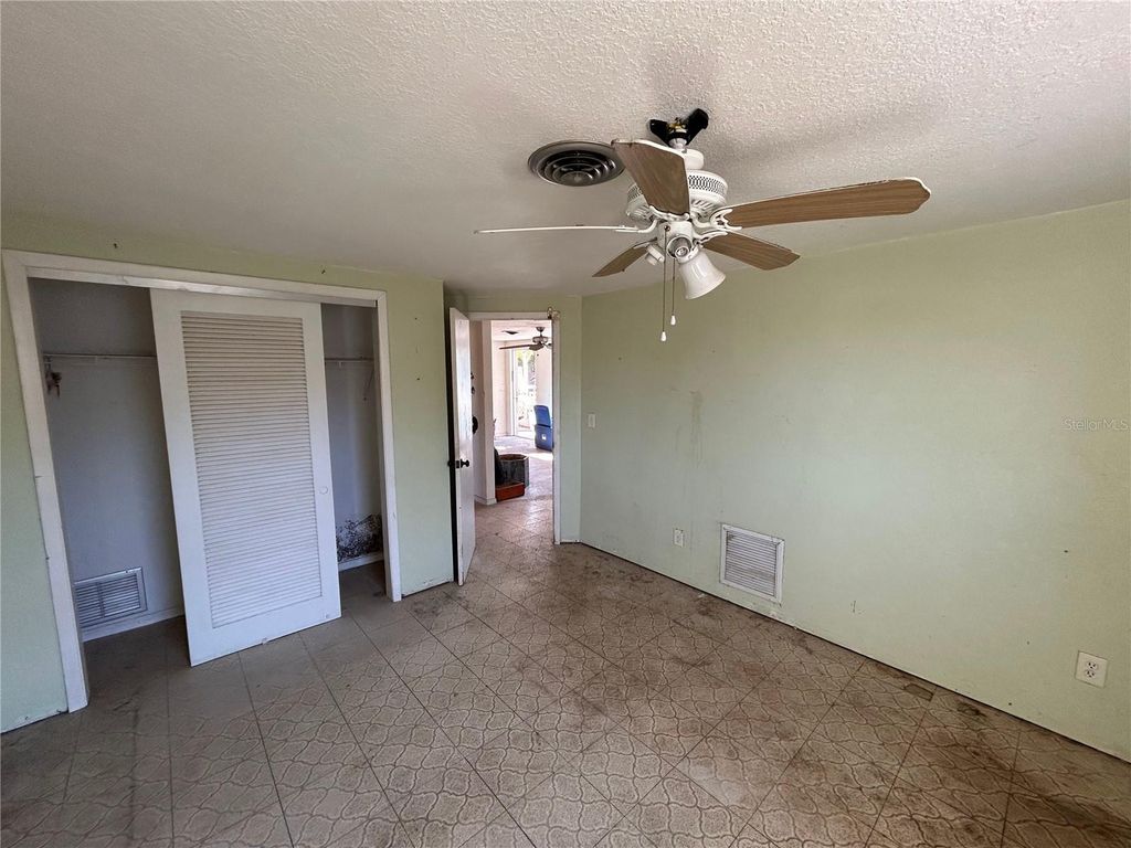 Image 12 of property listing at 8290 OSPREY ROAD, Englewood, FL 34224