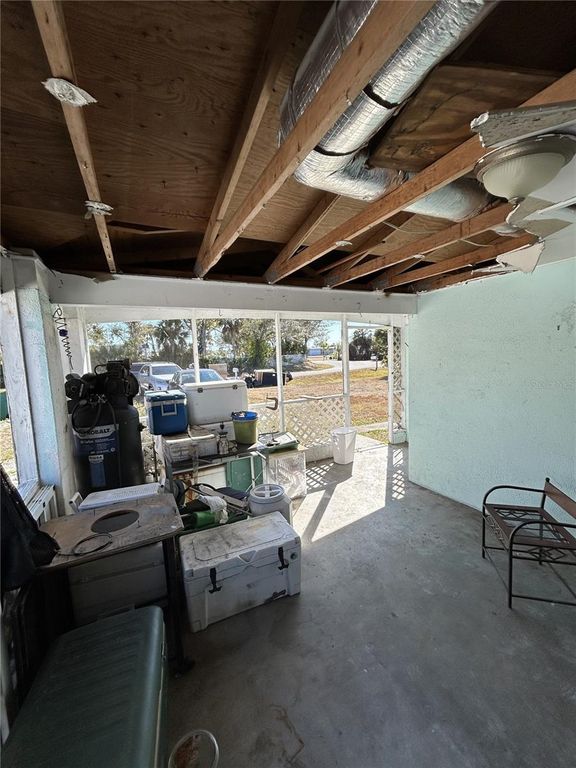 Image 28 of property listing at 8290 OSPREY ROAD, Englewood, FL 34224