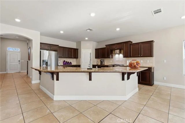 3725 W Clinton, Visalia, CA 93291