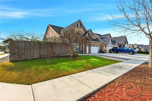 3725 W Clinton, Visalia, CA 93291