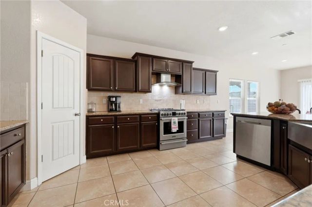 3725 W Clinton, Visalia, CA 93291