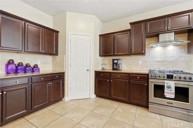 3725 W Clinton, Visalia, CA 93291