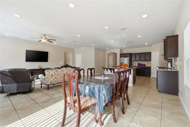 3725 W Clinton, Visalia, CA 93291