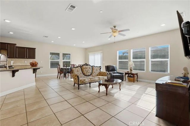 3725 W Clinton, Visalia, CA 93291