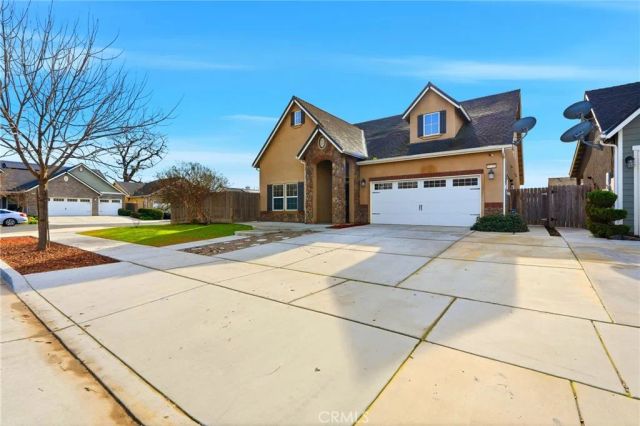 3725 W Clinton, Visalia, CA 93291