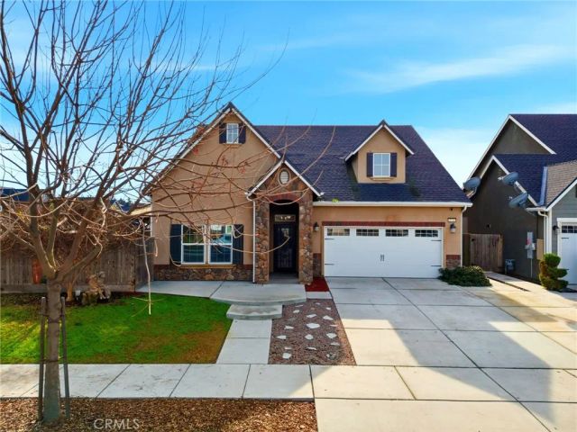 3725 W Clinton, Visalia, CA 93291