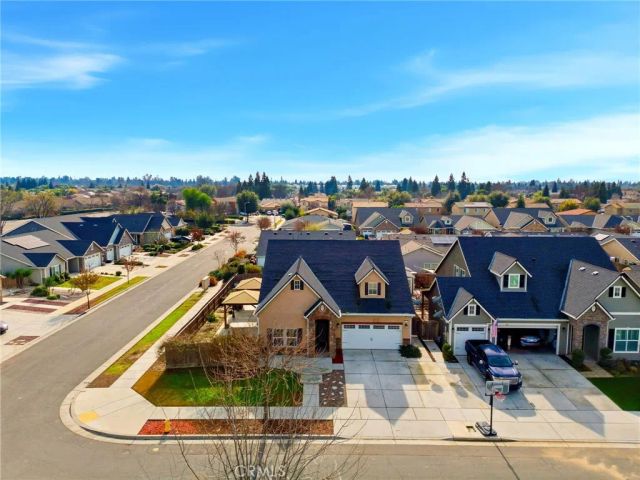 3725 W Clinton, Visalia, CA 93291