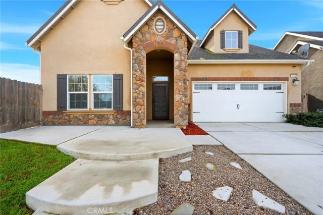 3725 W Clinton, Visalia, CA 93291