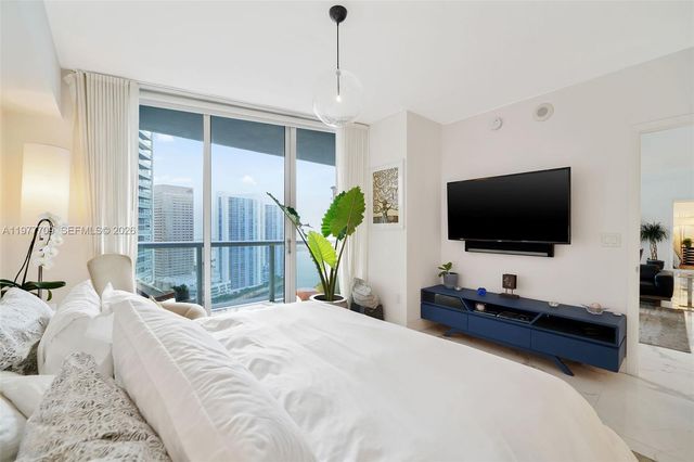 495 Brickell Ave 2804, Miami, FL 33131