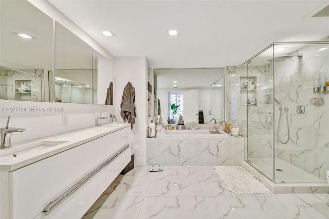 495 Brickell Ave 2804, Miami, FL 33131