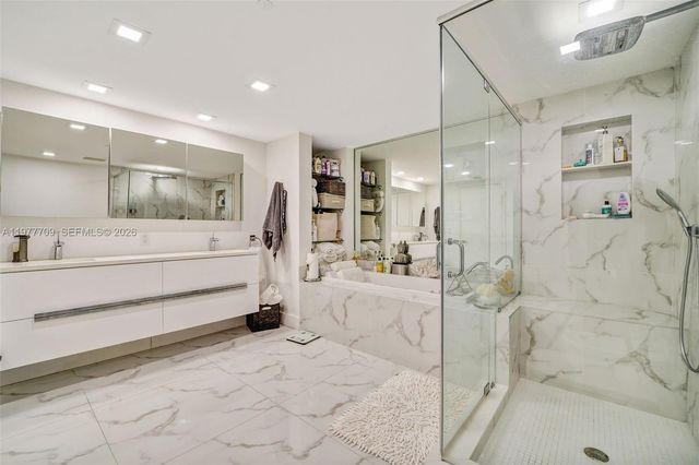 495 Brickell Ave 2804, Miami, FL 33131