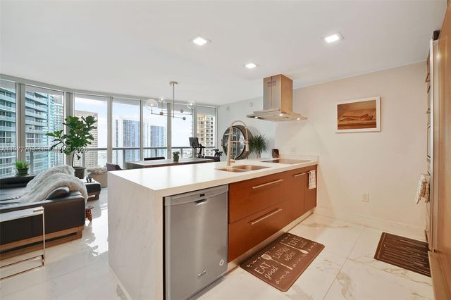 495 Brickell Ave 2804, Miami, FL 33131