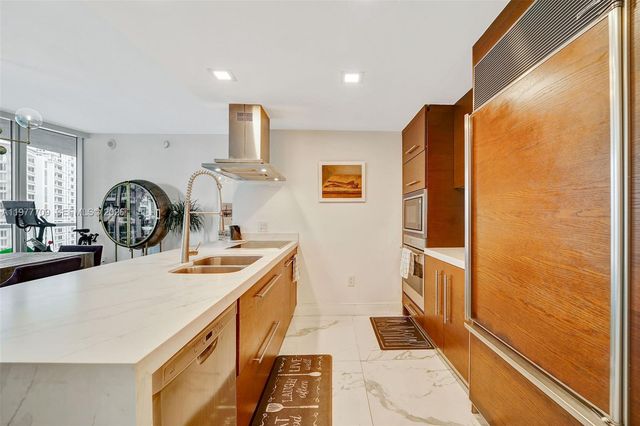 495 Brickell Ave 2804, Miami, FL 33131