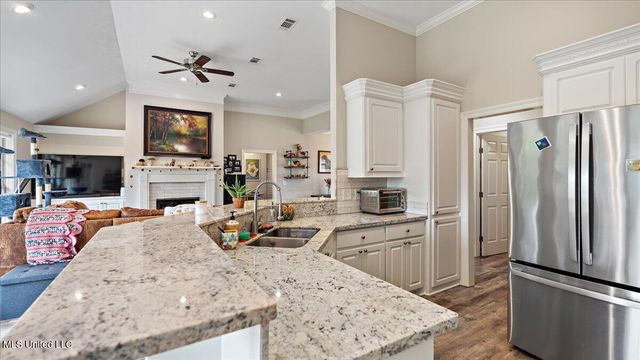 357 Kings Ridge Circle, Brandon, MS 39047