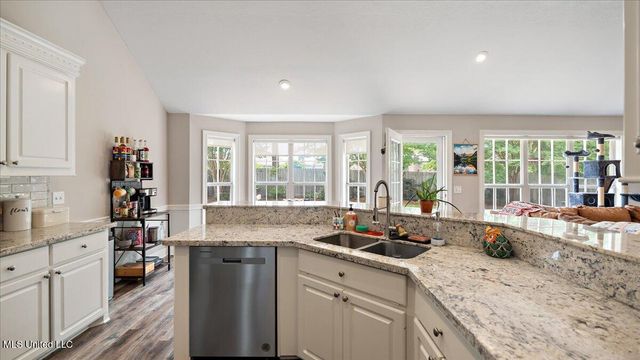 357 Kings Ridge Circle, Brandon, MS 39047