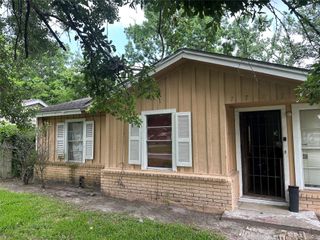 7722 Claiborne Street, Houston, TX 77016
