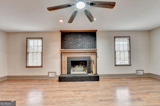 2377 Centerville Rosebud Road, Loganville, GA 30052