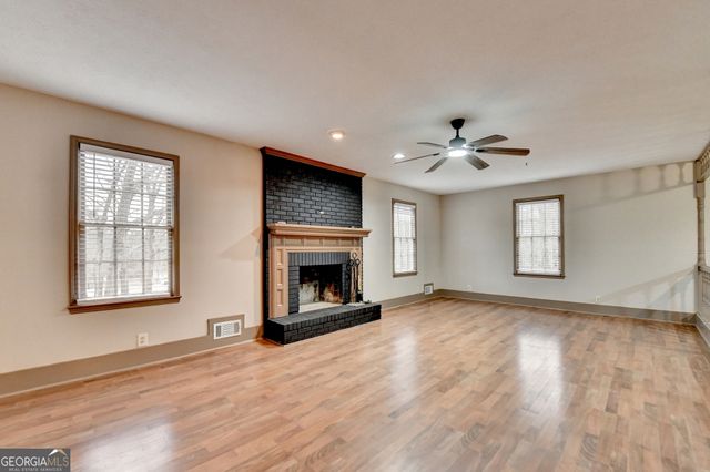 2377 Centerville Rosebud Road, Loganville, GA 30052