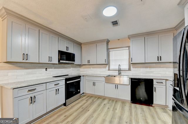 2377 Centerville Rosebud Road, Loganville, GA 30052