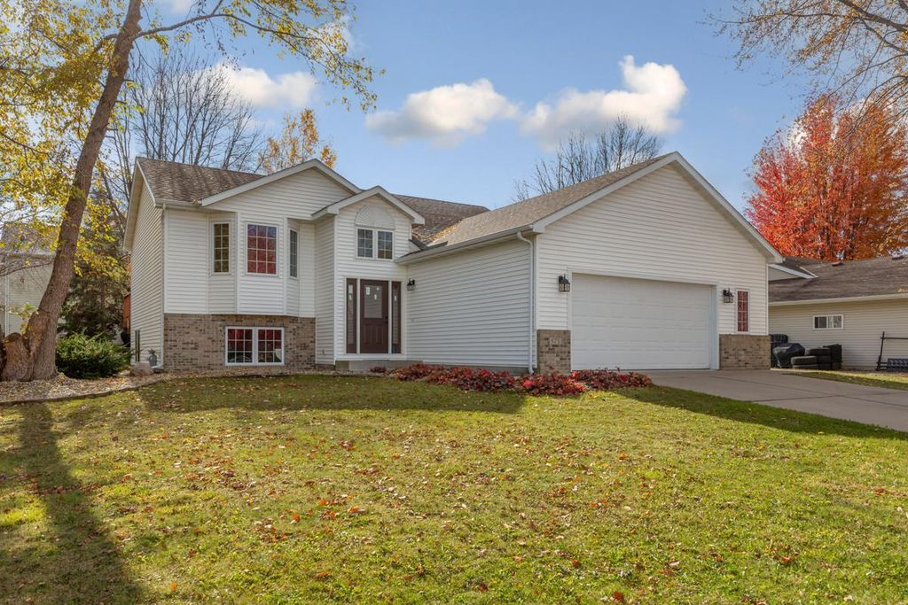 875 Myer Drive NE, Owatonna, MN 55060